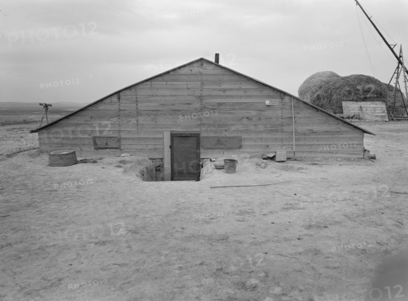 Home of Free family who had lived in Beaver..., Dead Ox Flat, Malheur County, Oregon, 1939 Creator: Dorothea Lange.