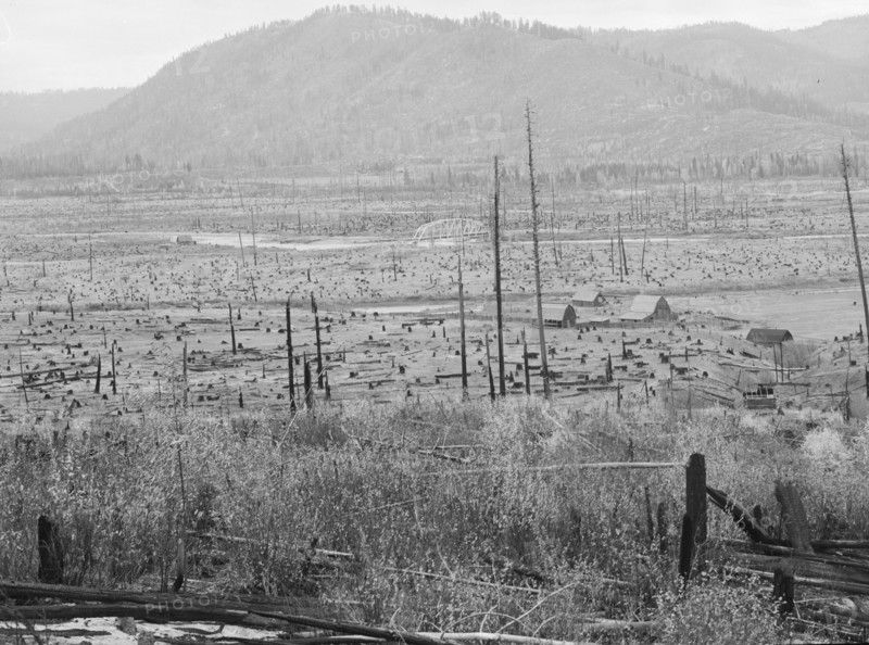 Looking down the Priest River Valley..., Bonner County, Idaho, 1939. Creator: Dorothea Lange.