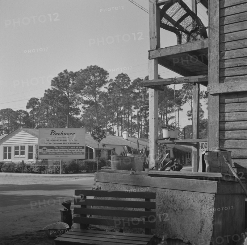 Daytona Beach, Florida. Low rent housing erected to make better living conditions available.