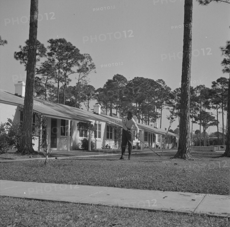 Daytona Beach, Florida. Low rent housing projects for Negroes near Bethune-Cookman College.