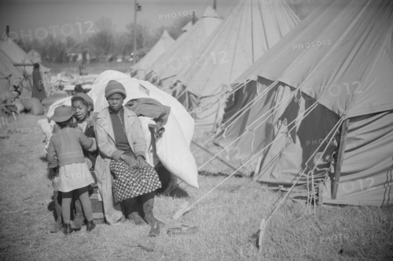 [Untitled photo, possibly related to: Flood refugee encampment at Forrest City, Arkansas].