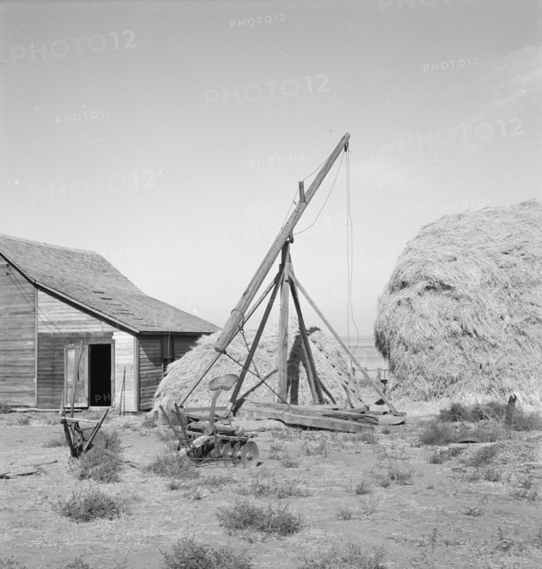 Type of hay derrick characteristic of Oregon landscape. Irrigon, Morrow County, Oregon.