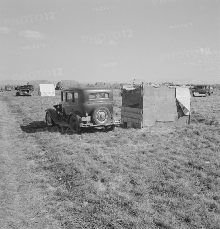 Living conditions for migrant potato pickers. Tulelake, Siskiyou County, California.