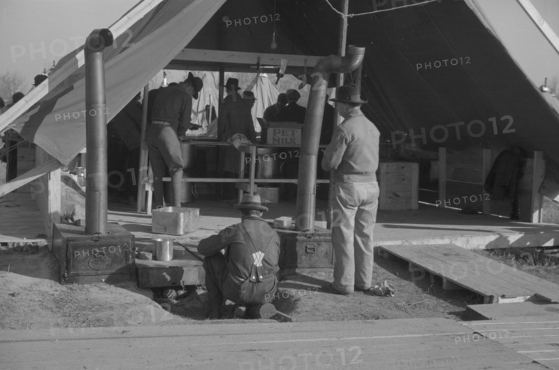 The kitchen in the camp for white flood refugees at Forrest City, Arkansas.