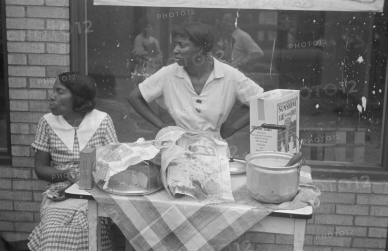 Women selling ice cream and cake, Scotts Run, West Virginia.