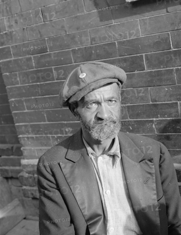 Washington, D.C. An old peanut vendor on Seaton Road.
