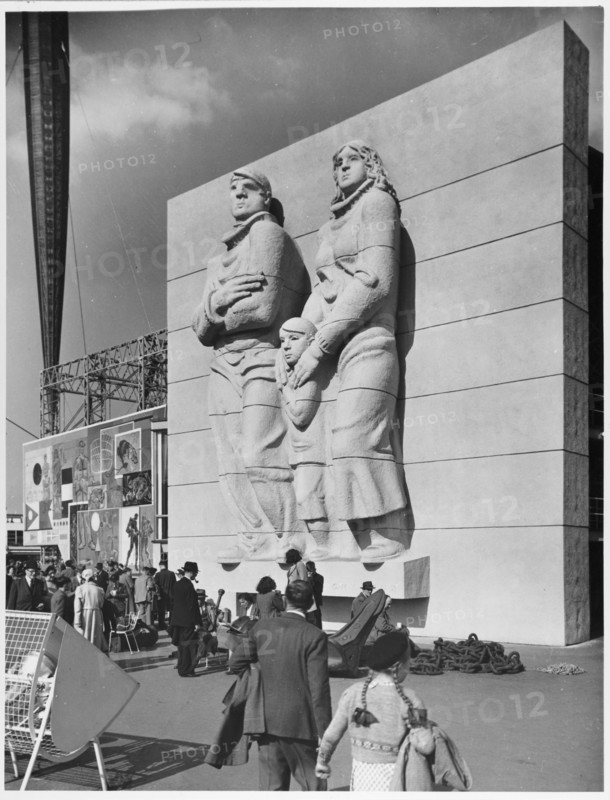 Islanders Sculpture, Festival of Britain, South Bank, Lambeth, London, 1951. Creator: Festival of Britain Office.
