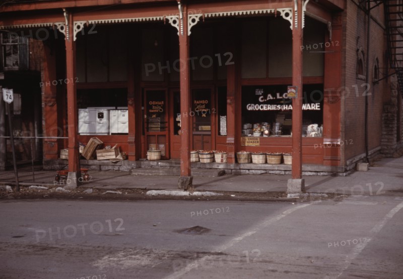 Grocery store, Mt. Orab, Ohio, Route 74, 1942 or 1943. Creator: John Vachon.
