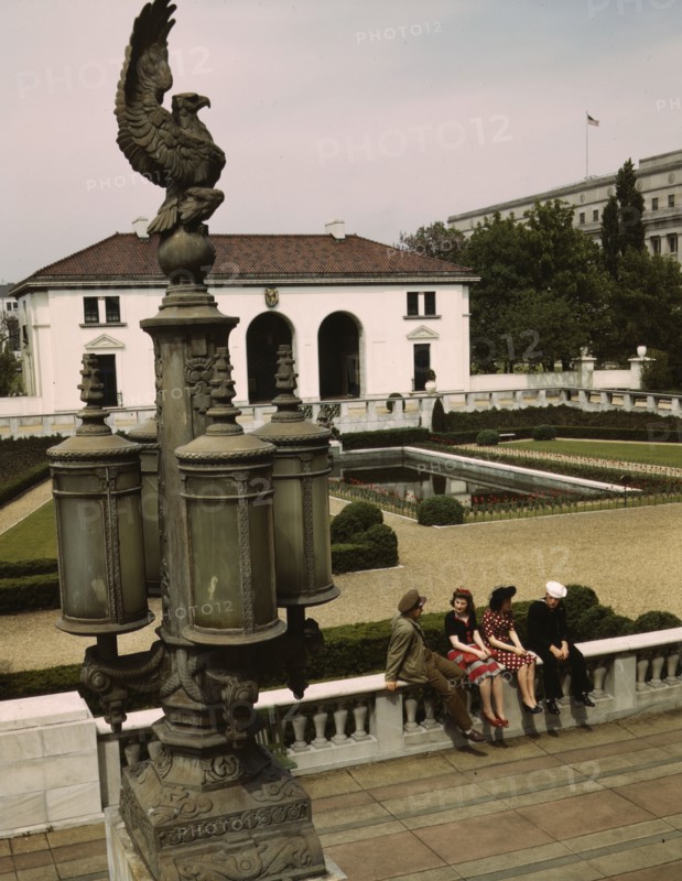 Garden of the Pan American Building, Washington, D.C., 1943. Creator: John Collier.
