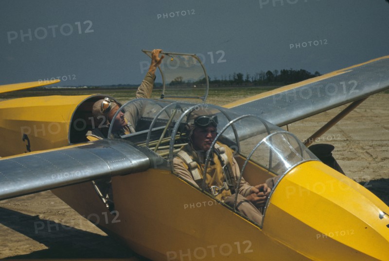 Marine lieutenants, glider pilots in training at Page Field, Parris Island, S.C., 1942. Creator: Alfred T Palmer.