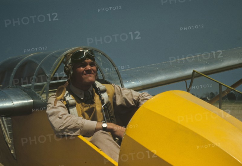 A marine Lieutenant, glider pilot in training at Page Field, Parris Island, S.C., 1942. Creator: Alfred T Palmer.