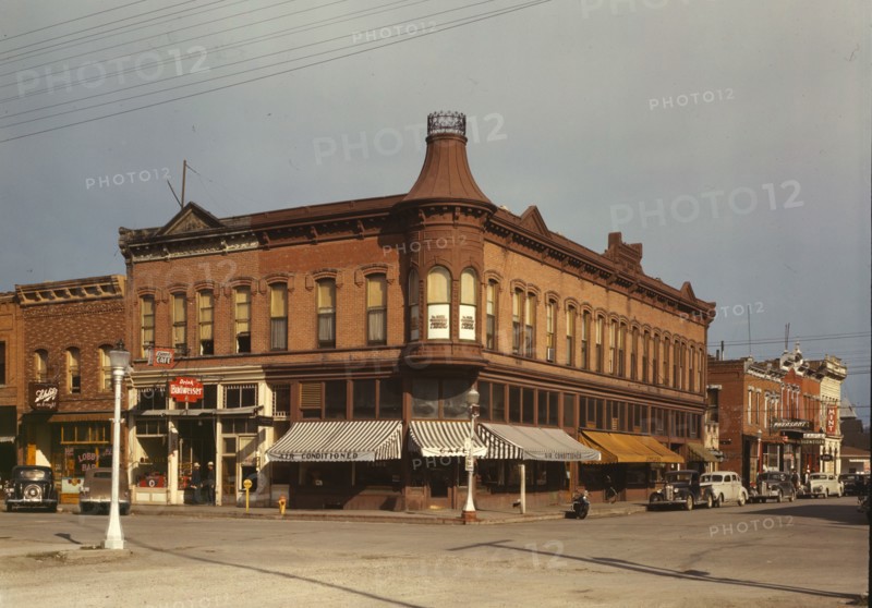 Street corner, Dillon, Mont., 1942. Creator: Russell Lee.