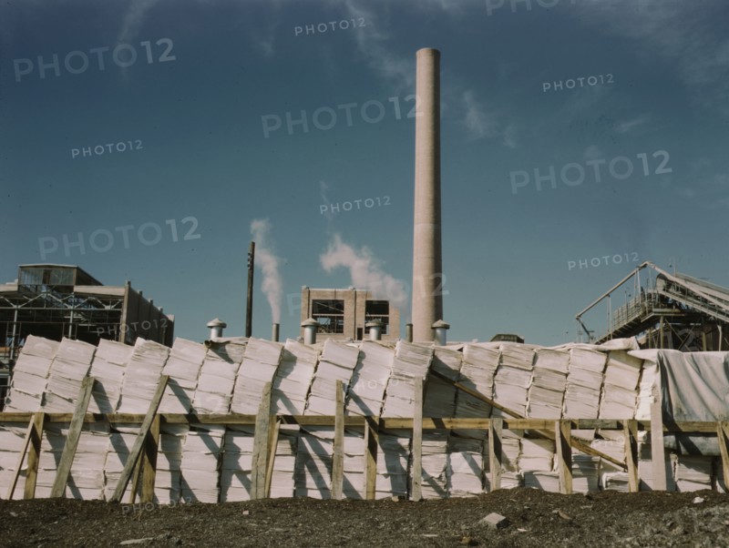 Southland Paper mill, Kraft (chemical) pulp used in making newsprint, Lufkin, Texas, 1943. Creator: John Vachon.