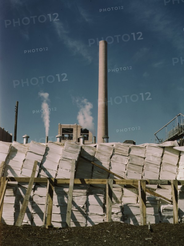 Southland Paper mill, Kraft (chemical) pulp used in making newsprint, Lufkin, Texas, 1943. Creator: John Vachon.