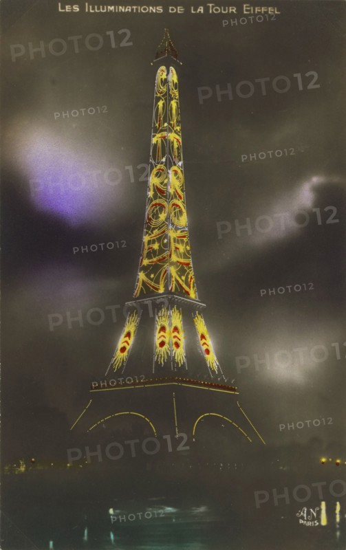The Eiffel tower at Night, c. 1925. Private Collection.