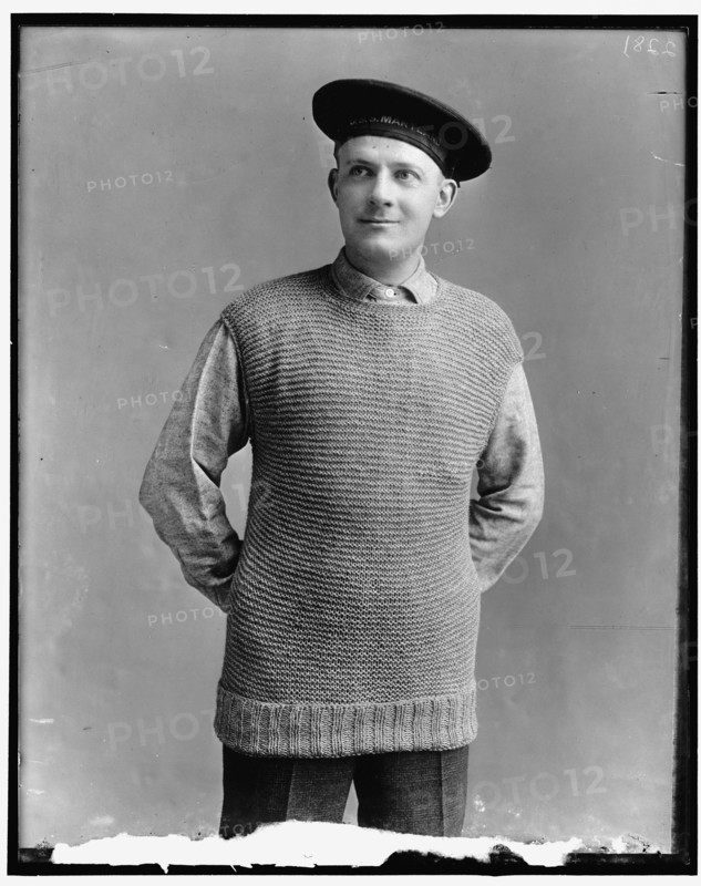 Red Cross, between 1910 and 1920.