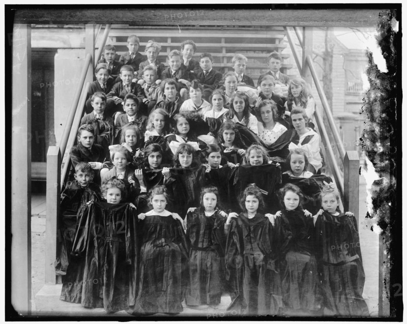 Red Cross, between 1910 and 1920.