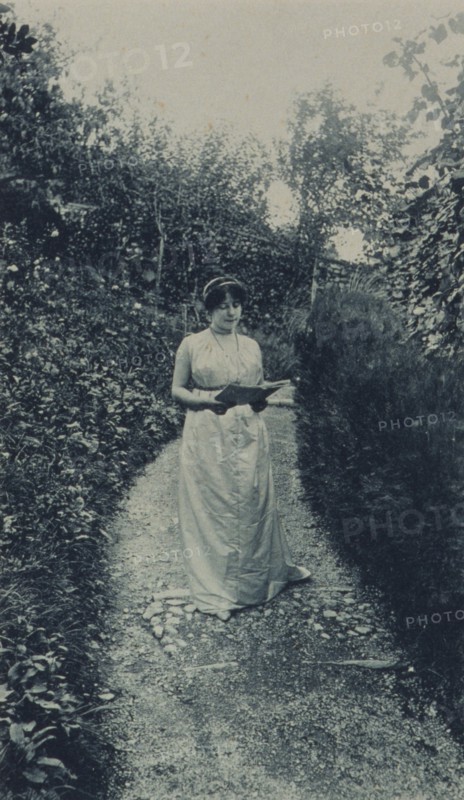 La lecture, c1900. Creator: Edgar Haincque de Saint-Senoch.