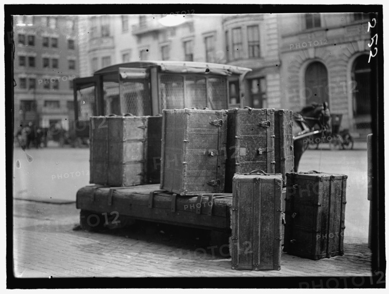 Packing Trunks, between 1909 and 1914. USA.