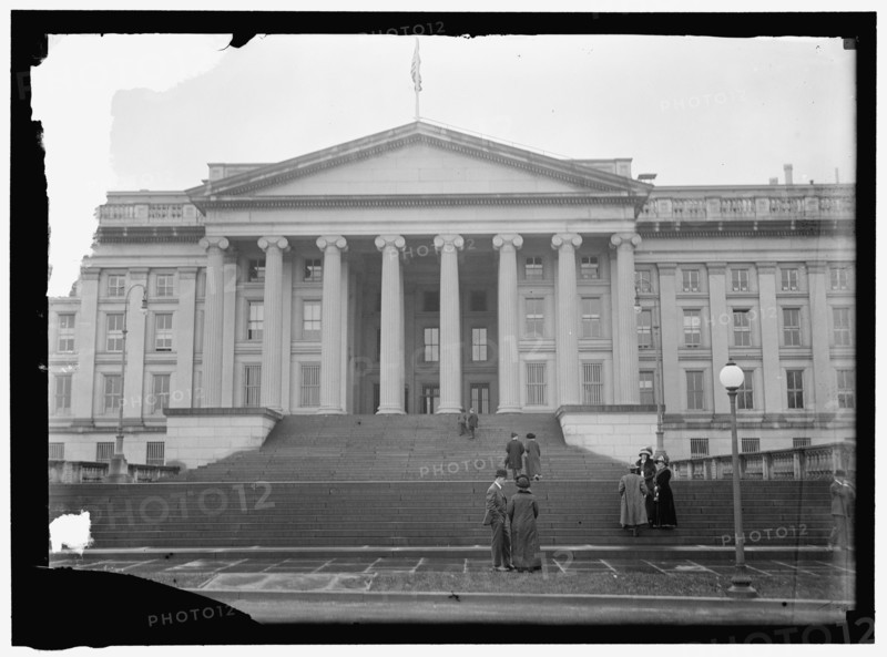 Treasury Building, between 1910 and 1917.