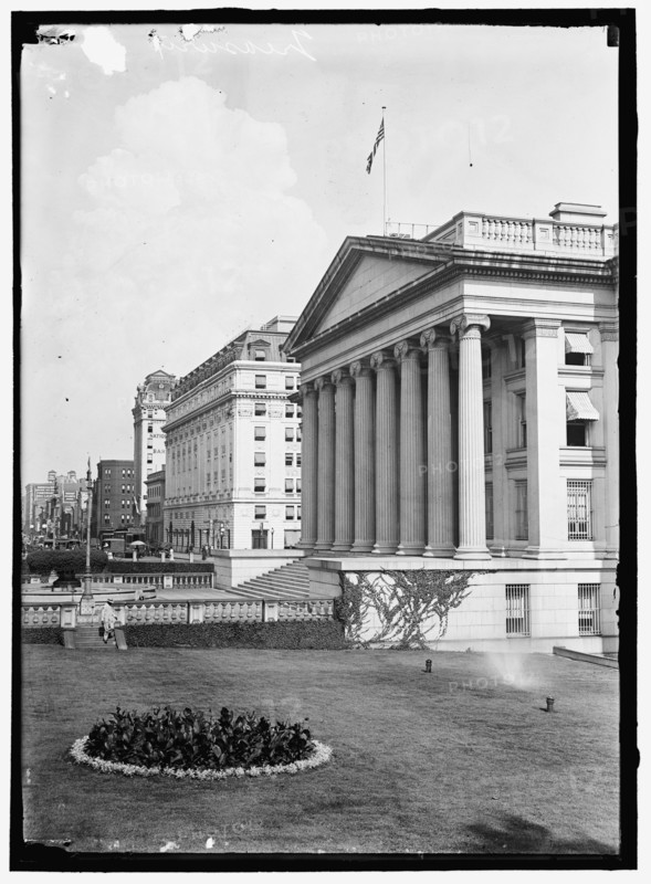 Treasury Building, between 1914 and 1917.