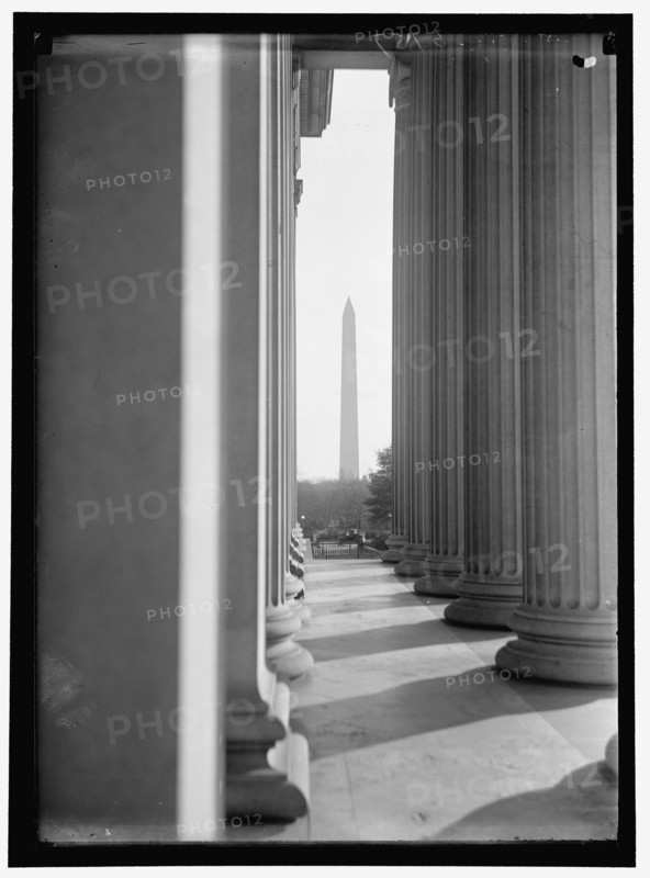 Washington Monument, between 1909 and 1923.