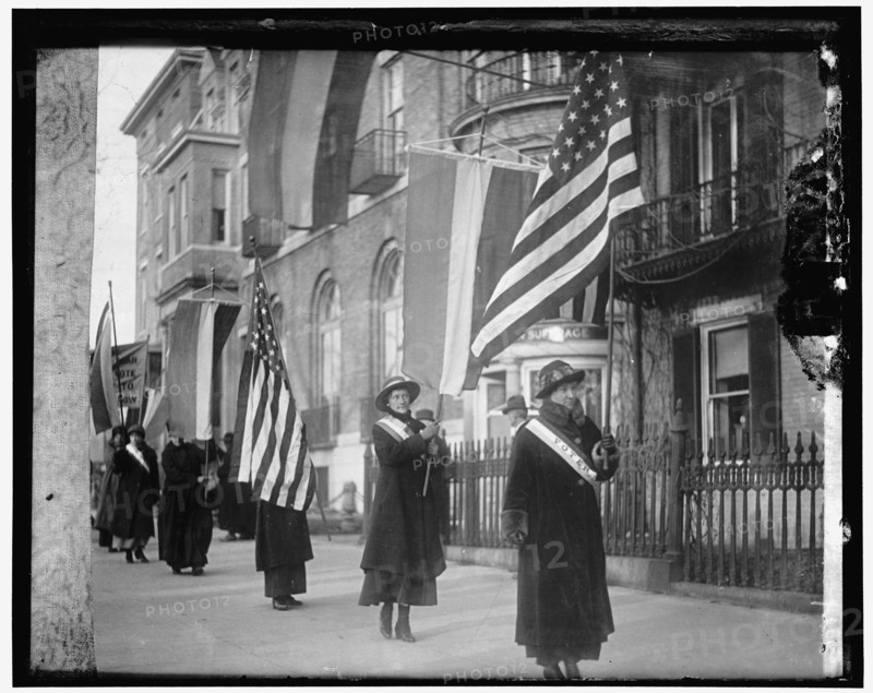 Suffragette Pickets, between 1910 and 1920.
