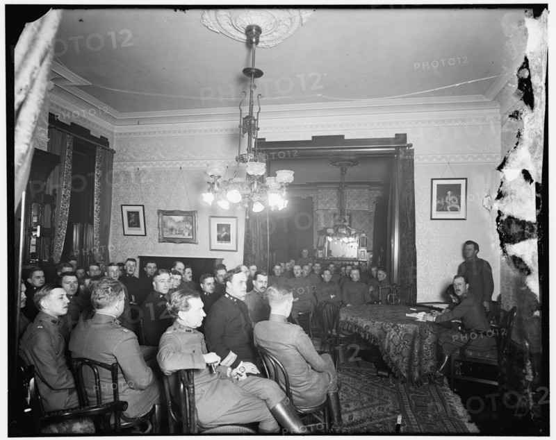 United Service Club, between 1910 and 1920. US military personnel.