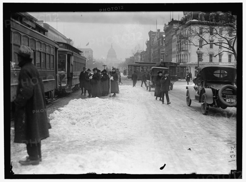 Pennsylvania Ave. with snow, between 1913 and 1918.