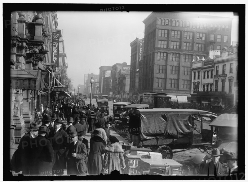 Street Scene, Washington, D.C., between 1913 and 1918.