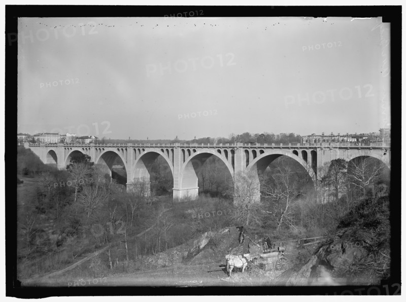 Taft Memorial Bridge, Rock Creek Park, between 1911 and 1920.