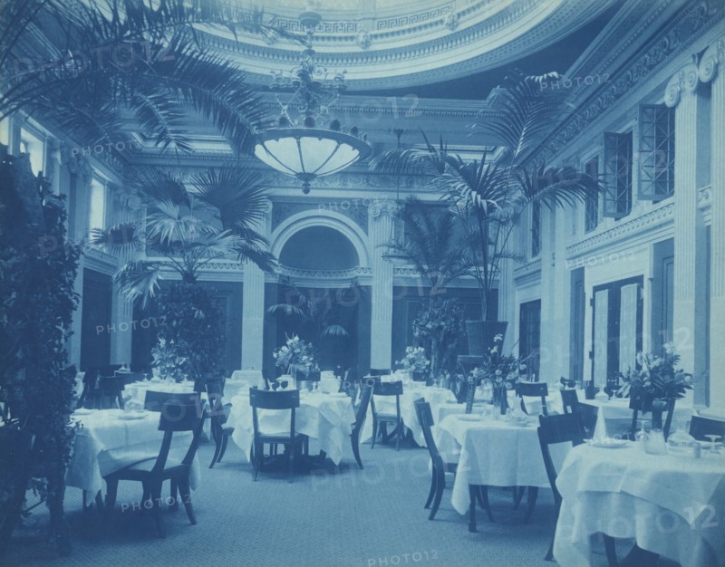 Willard Hotel - dining room, between 1901 and 1910.