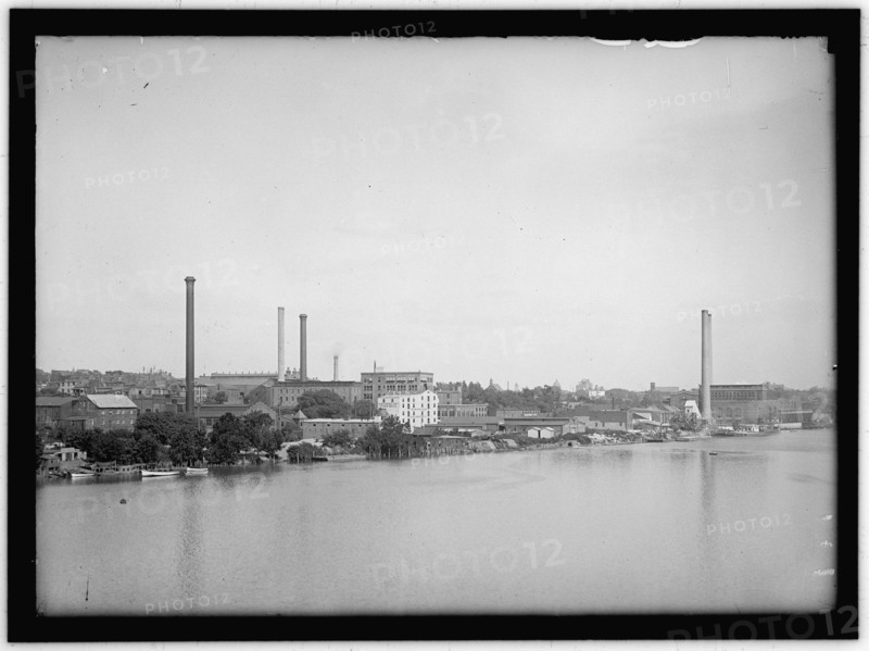Georgetown waterfront, Washington, D.C., between 1913 and 1917. Creator: Harris & Ewing.