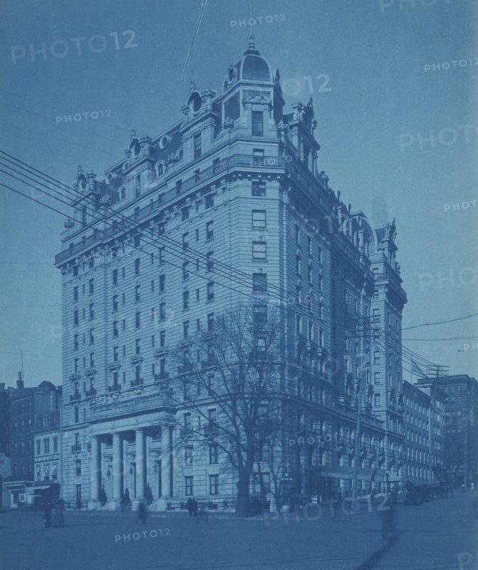 Willard Hotel - exterior view, between 1901 and 1910.