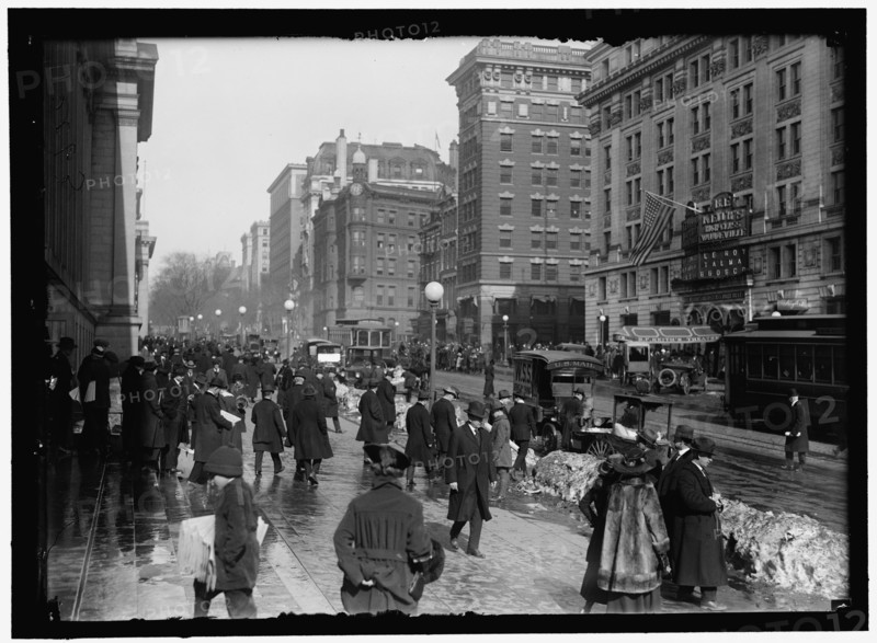 Street scene near Keith's Theater, Washington, D.C., between 1913 and 1918.