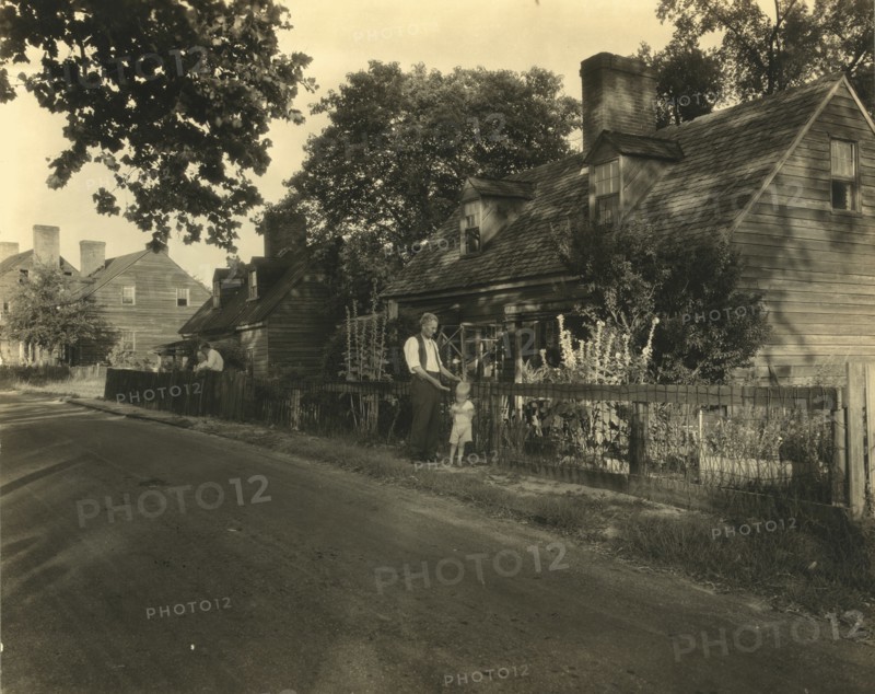 On Ettricks Island, Petersburg, Dinwiddie County, Virginia, 1933. Creator: Frances Benjamin Johnston.