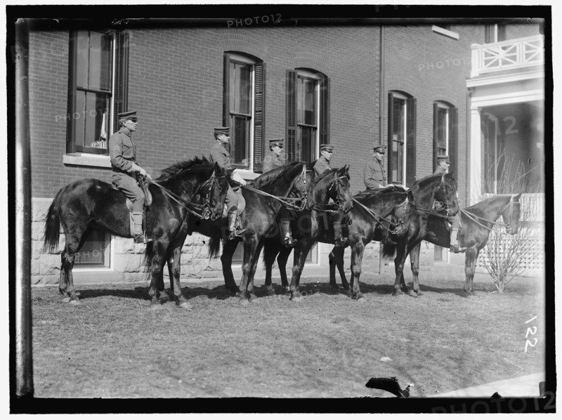 Fort Myer, unidentified group of officers on horseback, between 1909 and 1914.