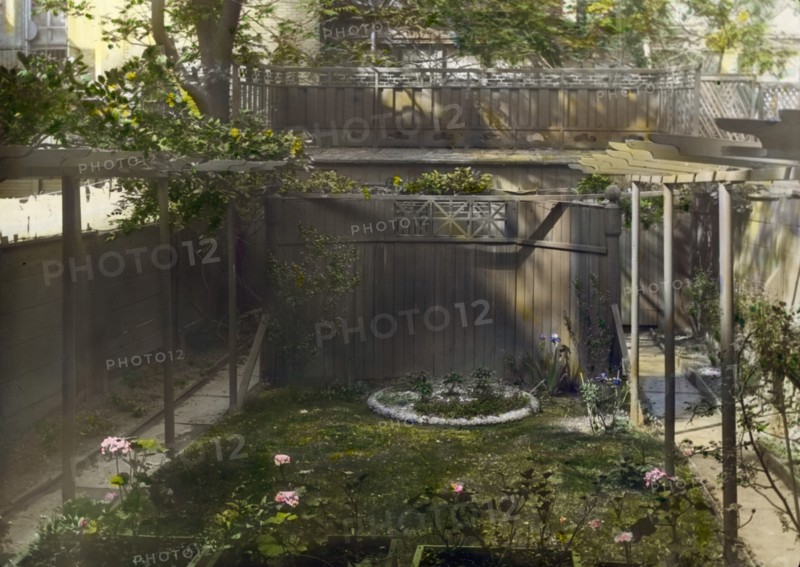 Unidentified backyard garden, probably in New York, New York, c1922.