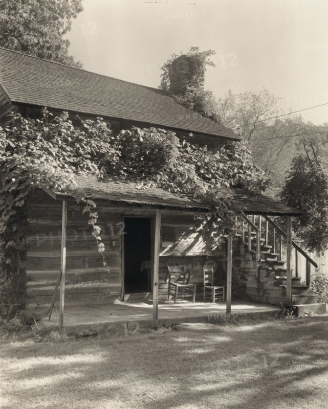 Mast Weaving House, Valle Crucis, Watauga County, North Carolina, 1938.