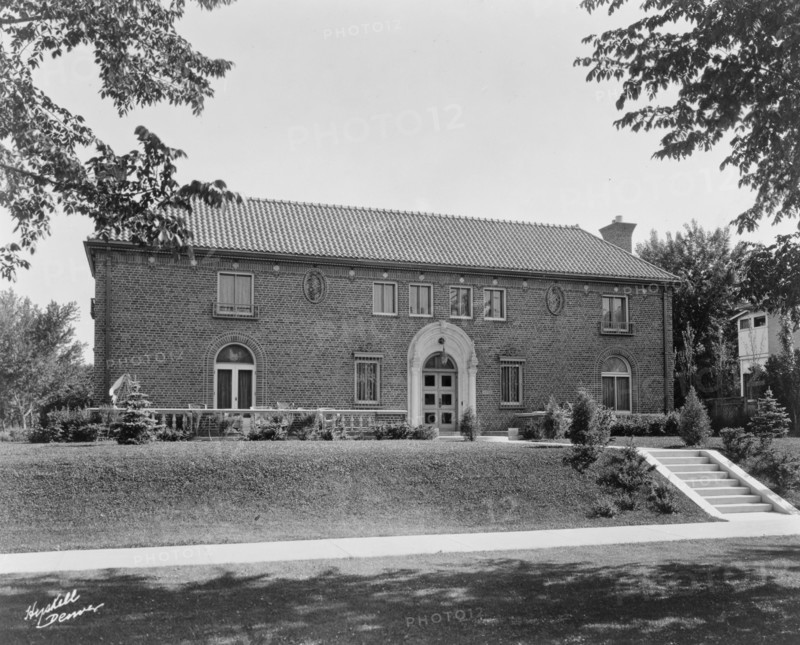 Large, brick residence at 4050 Mt. View Blvd., Denver, Colorado, designed by..., c1903 - 1923. Creator: Roy C. Hyskell.