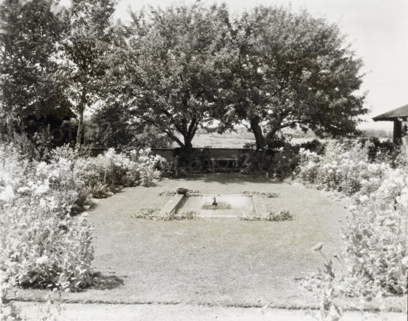 Indian Ridge, Dr. Francis Bishop Harrington house, 166 Argilla Road, Ipswich, Massachusetts, 1926. Creator: Frances Benjamin Johnston.