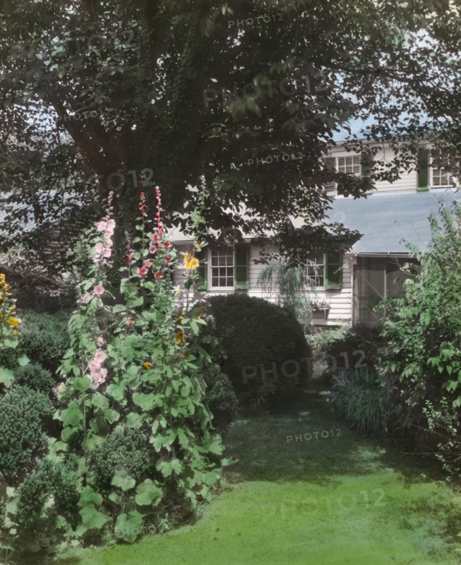 Mary Ball Washington house, 1200 Charles Street, Fredericksburg, Stafford County, Virginia, 1927. Creator: Frances Benjamin Johnston.
