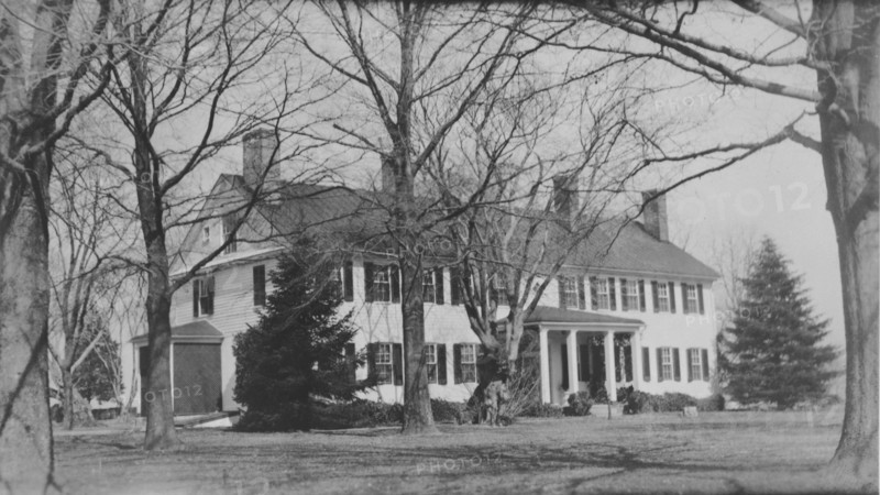 Rosegill, Middlesex County, Va., on the Rappahannock River at Urbanna, between 1905 and 1933. Creator: Frances Benjamin Johnston.