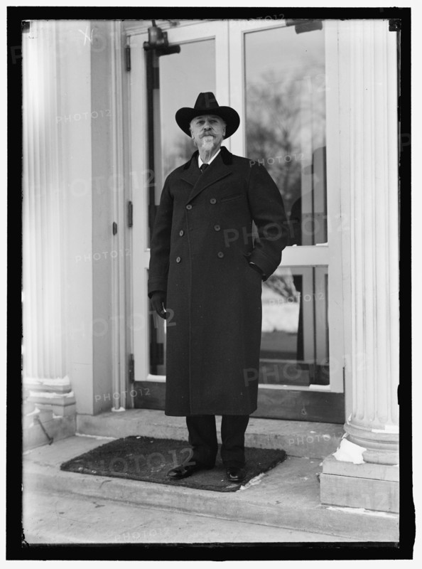 Buffalo Bill Cody, between 1913 and 1917. Creator: Harris & Ewing.