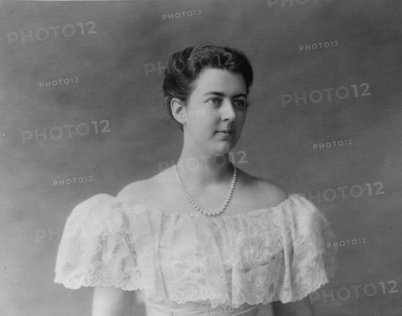 Frances F. Cleveland, February 1897. Creator: Frances Benjamin Johnston.