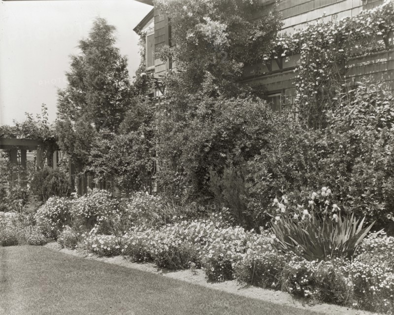 Alicon, Charles Hinman Graves house, 2310 Santa Barbara Street, Santa Barbara, California, 1923. Creator: Frances Benjamin Johnston.