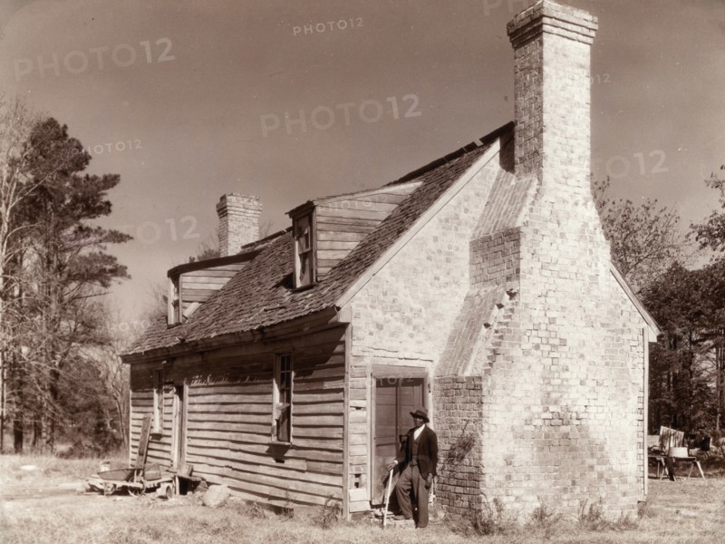 Huggins House, Lynnhaven Village, Princess Anne County, Virginia., between c1930 and 1939. Creator: Frances Benjamin Johnston.