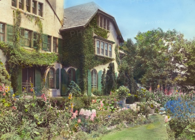Allgates, Horatio Gates Lloyd house, Cooperstown Road, Haverford, Pennsylvania, 1919. Creator: Frances Benjamin Johnston.