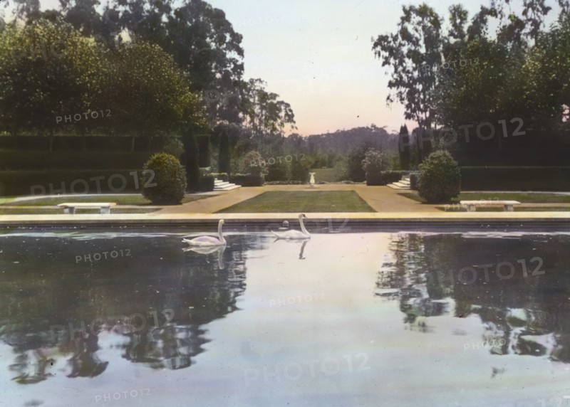 Newmar, Senator George Almer Newhall house, 1761 Manor Drive, Hillsborough, California, 1917. Creator: Frances Benjamin Johnston.