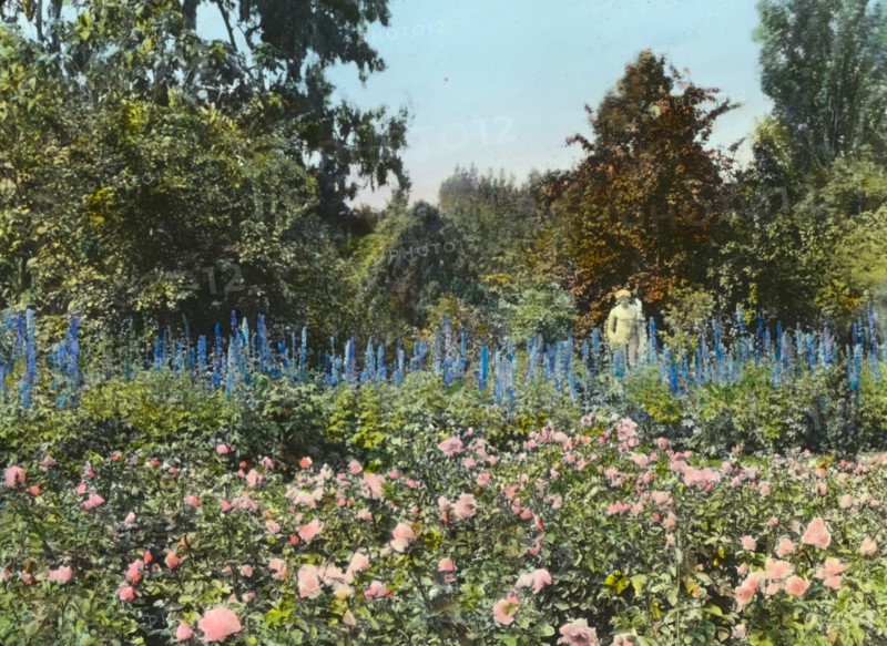 Newmar, Senator George Almer Newhall house, 1761 Manor Drive, Hillsborough, California, 1917. Creator: Frances Benjamin Johnston.